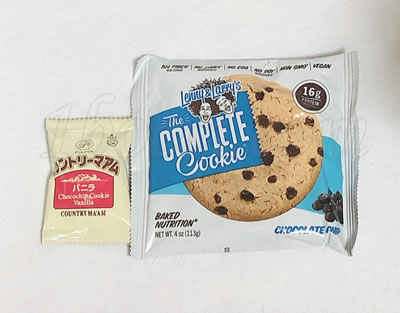 Lenny＆Larrys The COMPLETE Cookieとカントリーマアムのサイズ比較